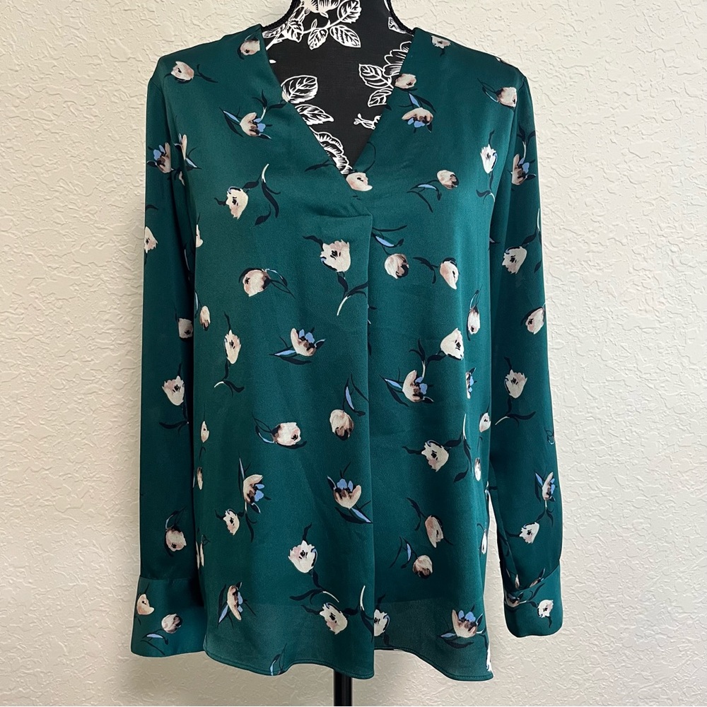 Banana Republic green floral long sleeve top